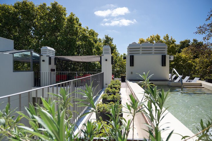 Pool Hotel