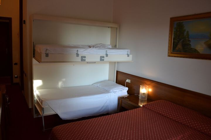 Room 14 of 53