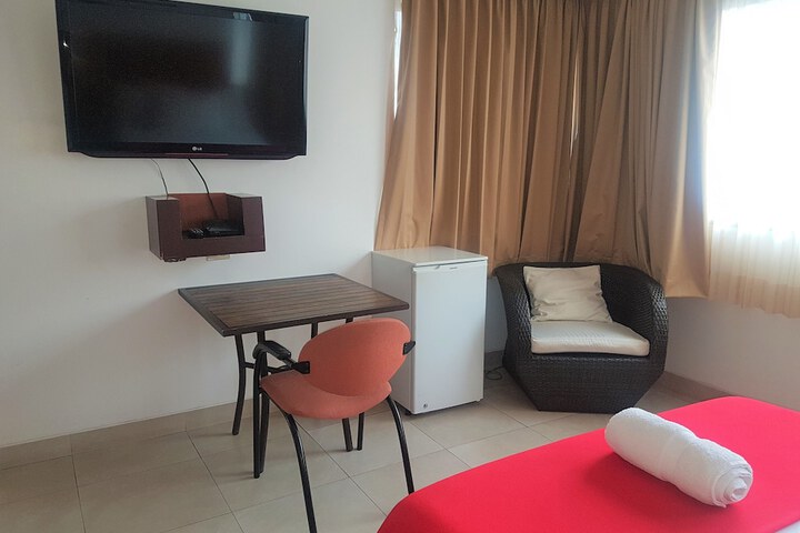 Room 33 of 46
