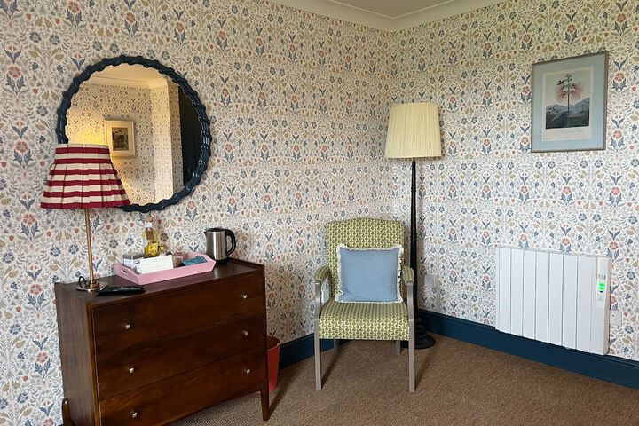 Room 15 of 122