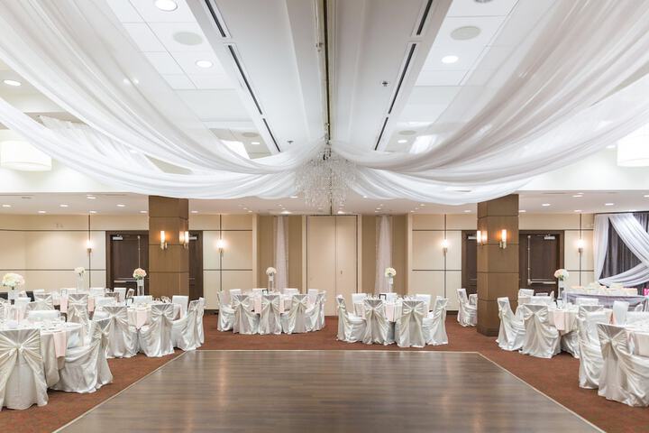 Ballroom/Hall 27 of 35