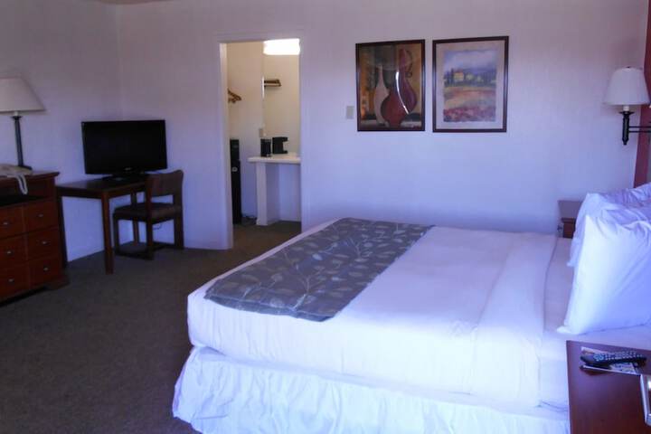 Room 5 of 28
