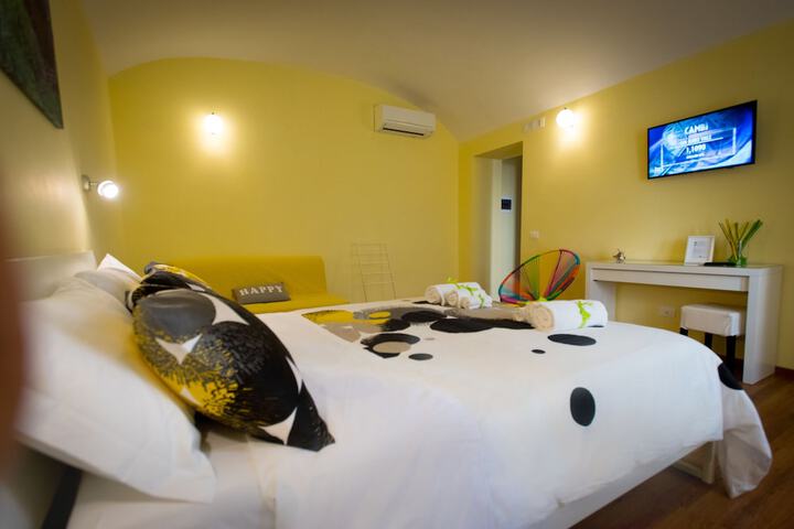 Room 9 of 35