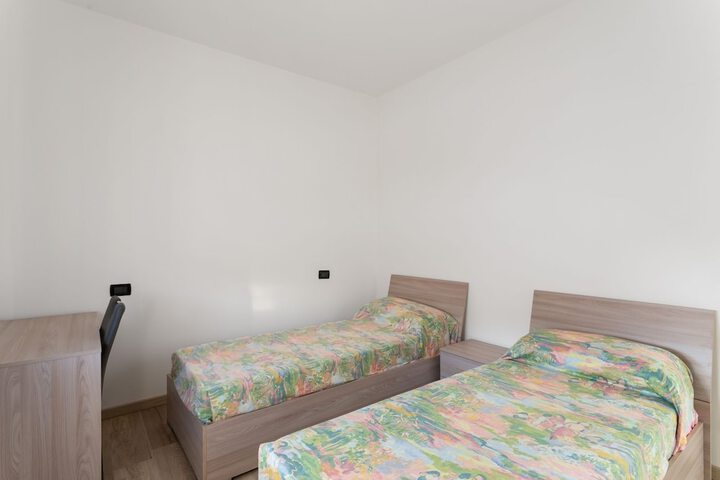 Room 3 of 25