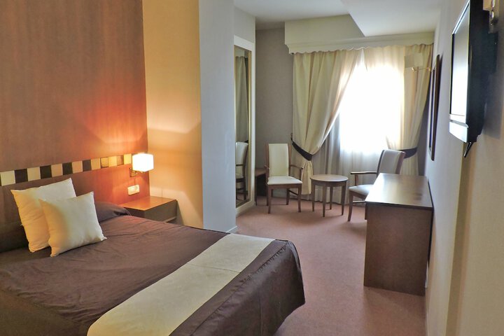 Room 18 of 48