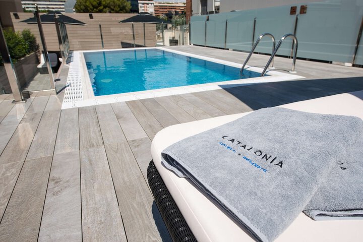 Hotel with Pool