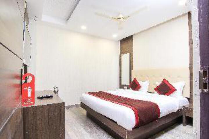 Room 15 of 20