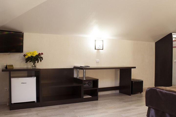 Room 25 of 87