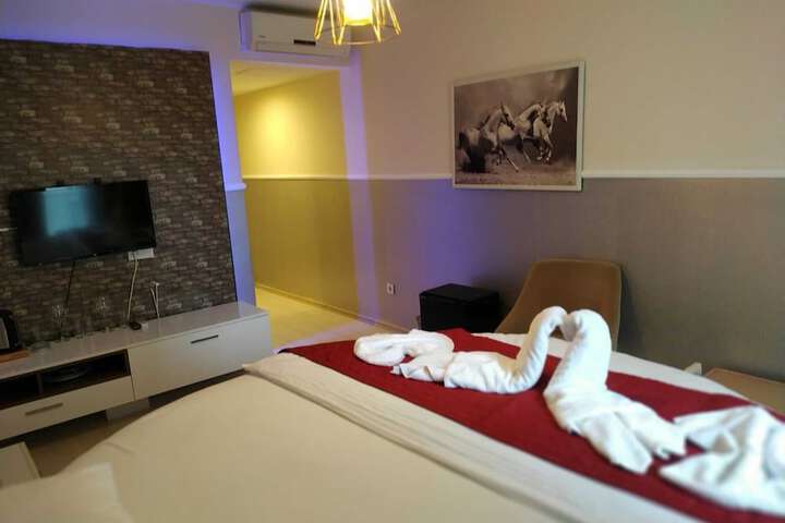 Room 64 of 88