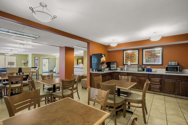 Breakfast/Coffee Service 24 of 31