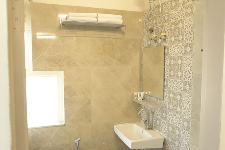 Room 14 of 19