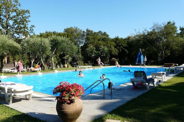Pool 42 of 73