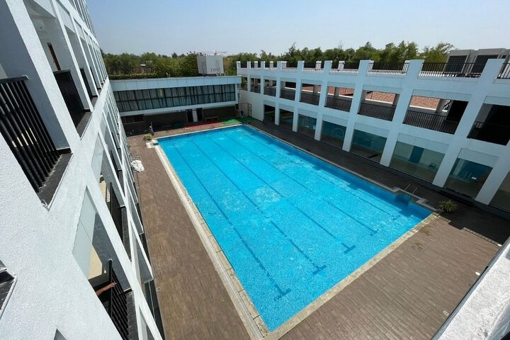 Pool 11 of 20
