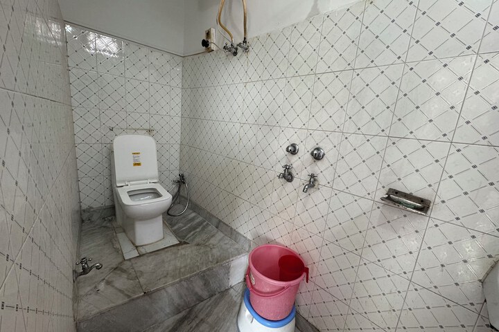 Room 44 of 72