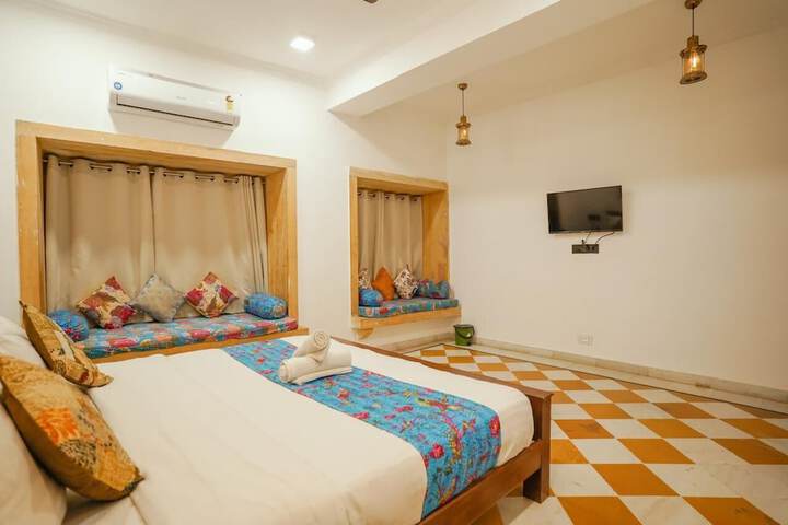 Room 6 of 29
