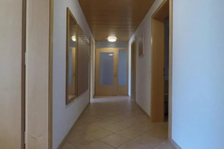 Room 9 of 17