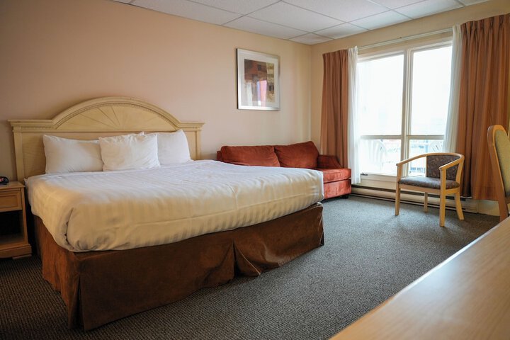 1 King Bed Premium (2 of 21)