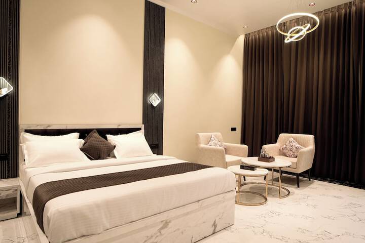 Room 2 of 42