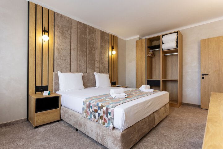 Room 46 of 112