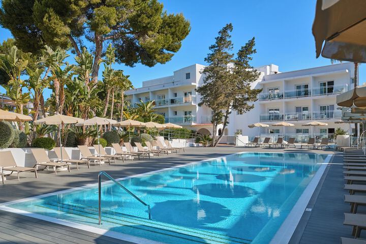 Pools & Facilities