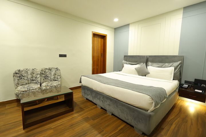 Room 3 of 27