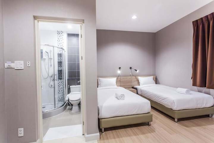 Room 6 of 36
