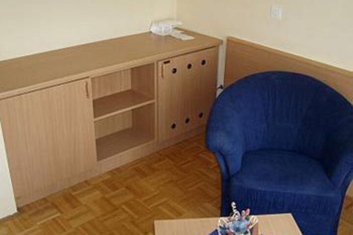 Room 18 of 30