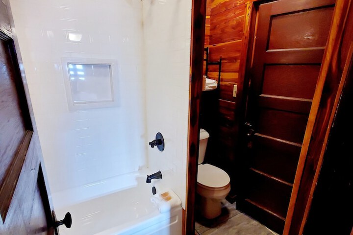 Room 70 of 99