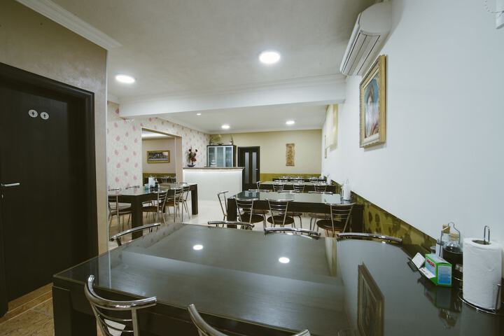 Dining 74 of 103