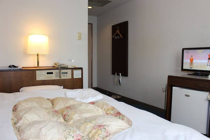 Room 22 of 64