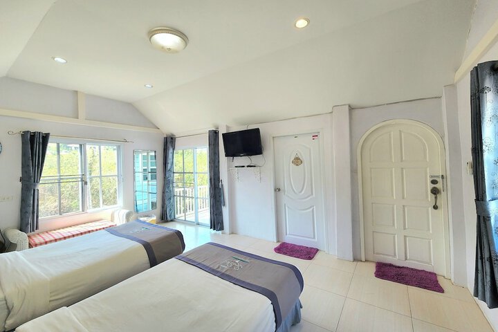 Room 17 of 446