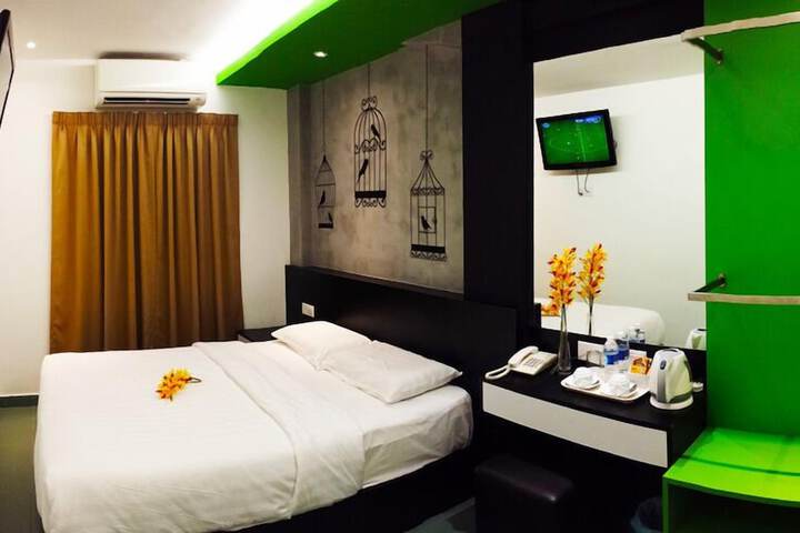 Room 5 of 37