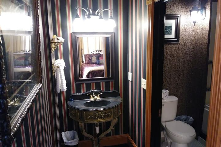 Room 42 of 60