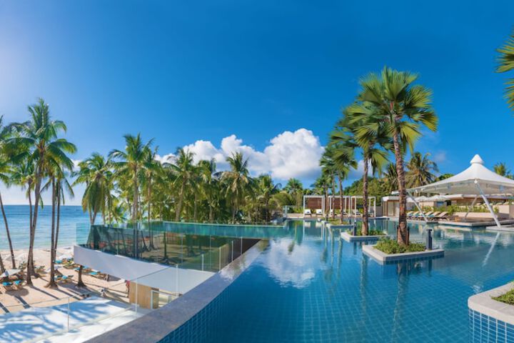 Hotel with Pool