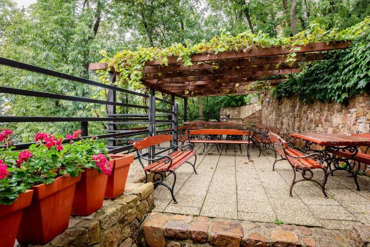 General 61 of 76