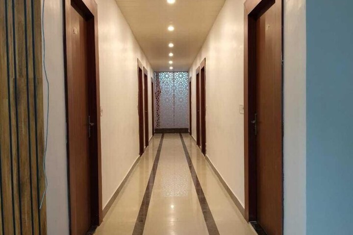 Room 5 of 7