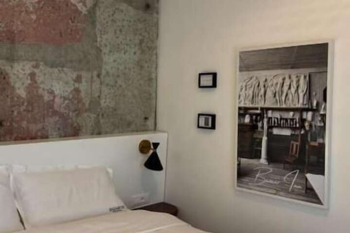 Room 28 of 60
