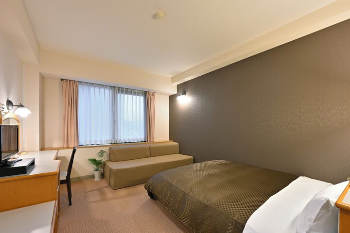 Room 17 of 93