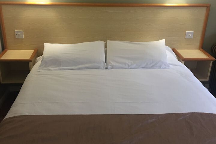 Room 11 of 34