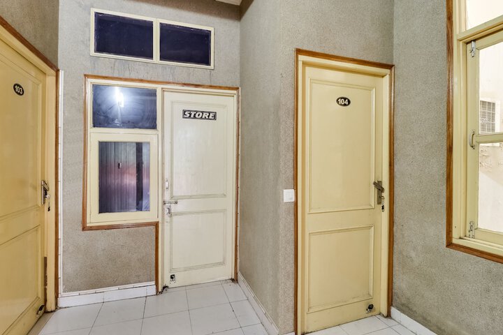 OYO 46131 Hotel Arora