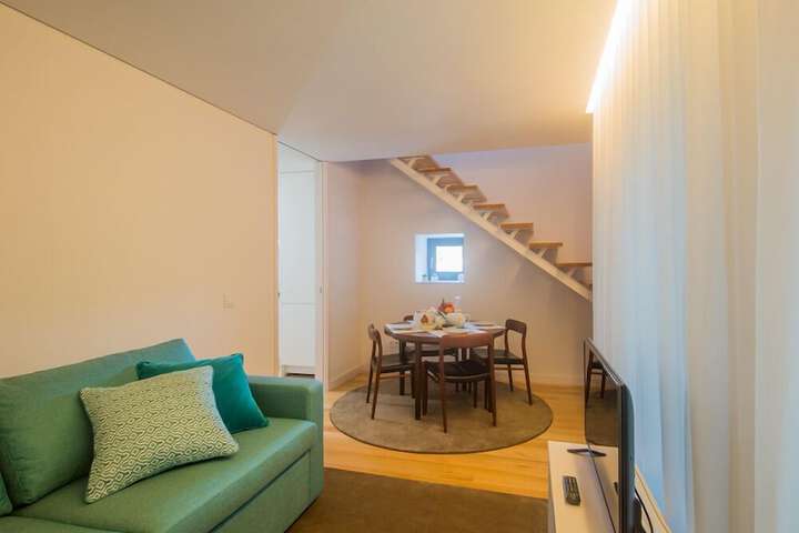 Room 33 of 65