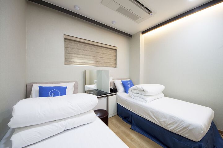 Room 26 of 108