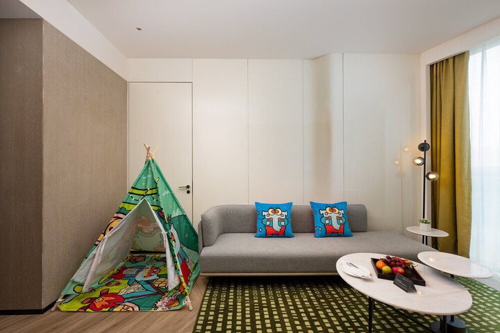 Room 12 of 63