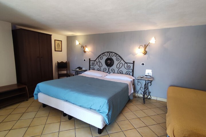 Room 5 of 87