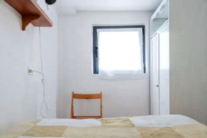 Room 8 of 34