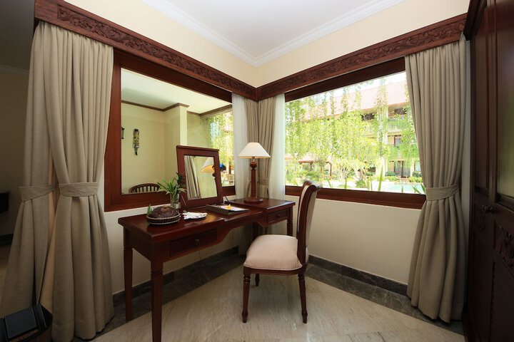 Room 5 of 74