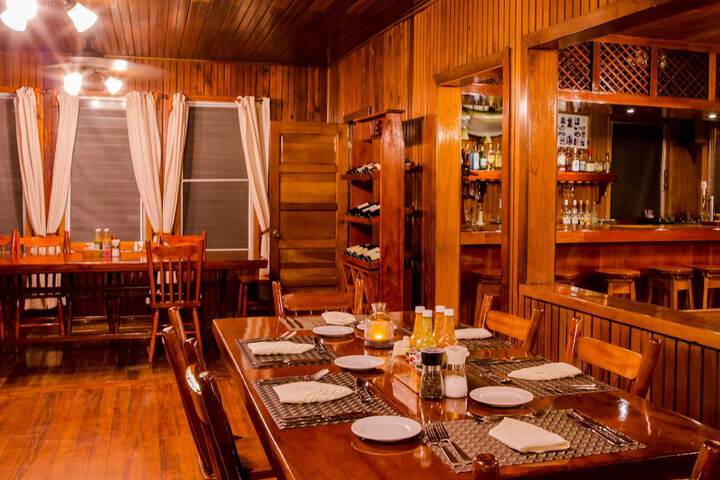 Dining 52 of 109