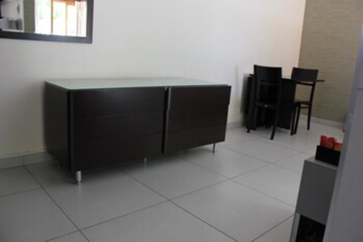 Room 10 of 42