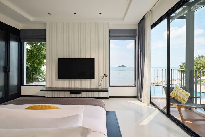 Room 3 of 56