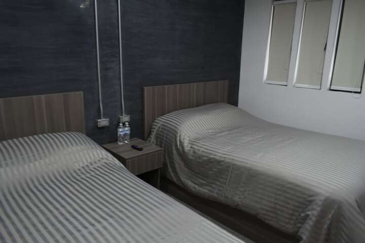 Room 11 of 158